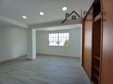 Moradia T3 para Venda em Carcavelos e Parede
