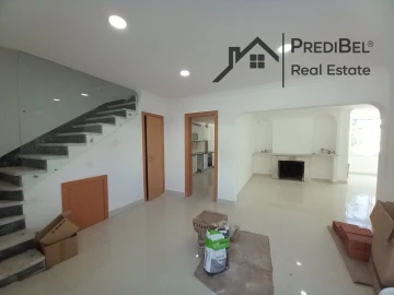 Moradia T3 para Venda em Carcavelos e Parede