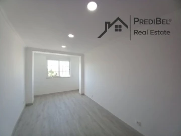 Moradia T3 para Venda em Carcavelos e Parede