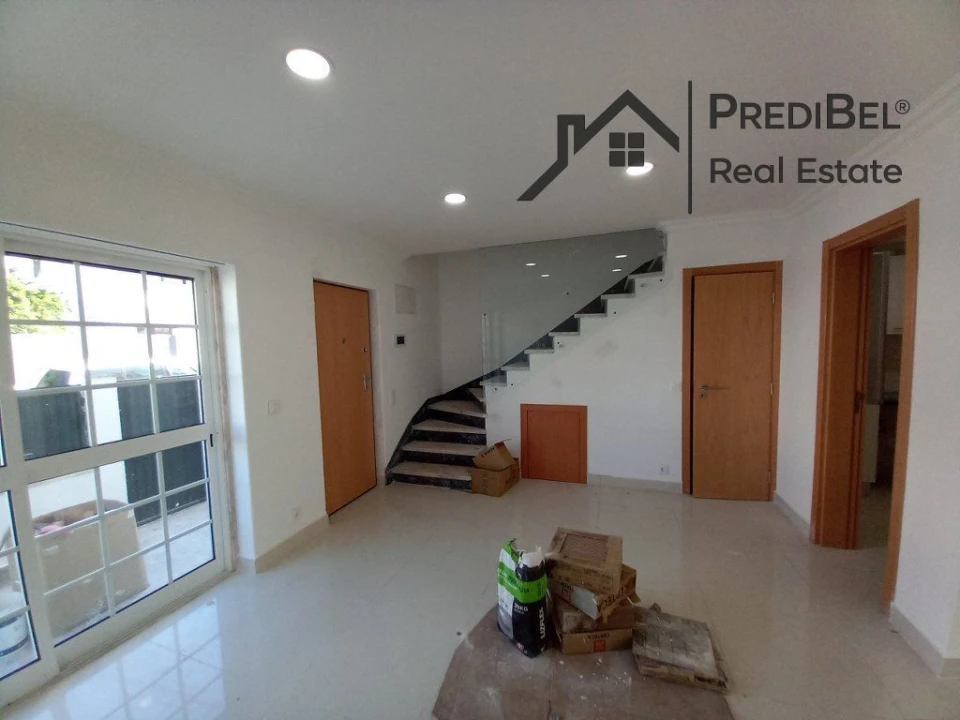 Moradia T3 para Venda em Carcavelos e Parede Foto 12