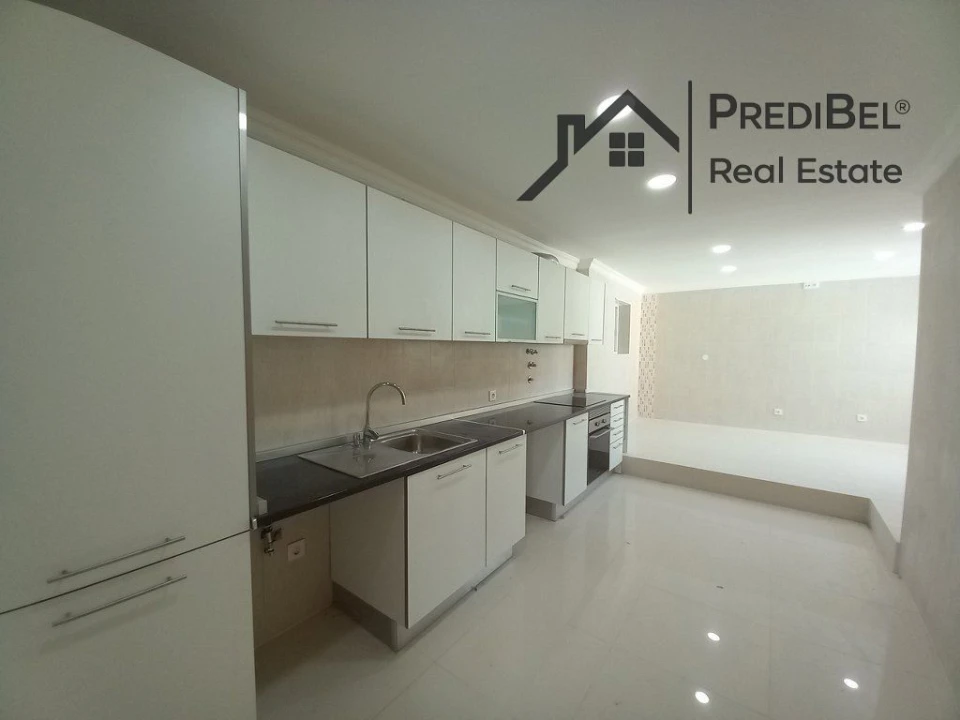 Moradia T3 para Venda em Carcavelos e Parede Foto 1