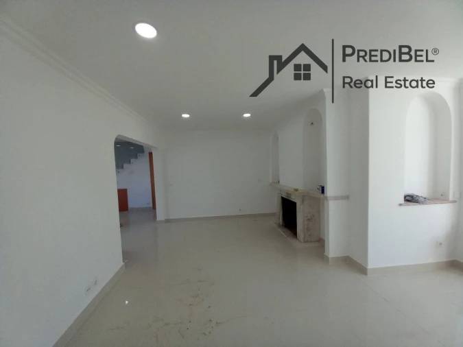 Moradia T3 para Venda em Carcavelos e Parede Foto 11