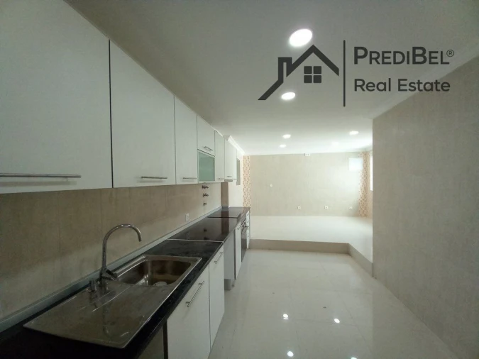 Moradia T3 para Venda em Carcavelos e Parede Foto 3