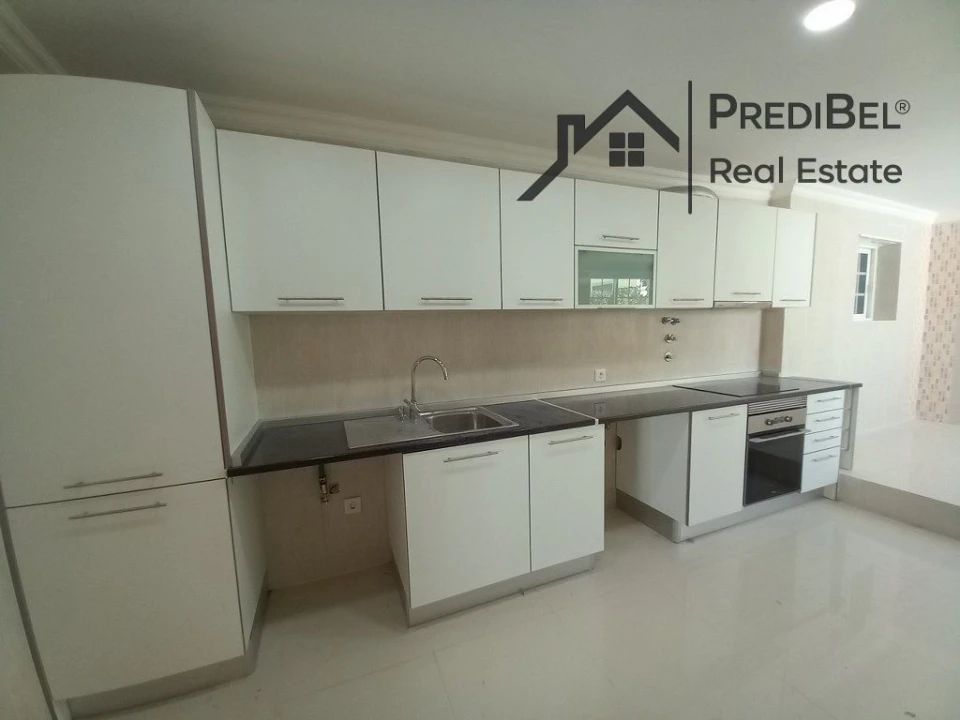 Moradia T3 para Venda em Carcavelos e Parede Foto 2