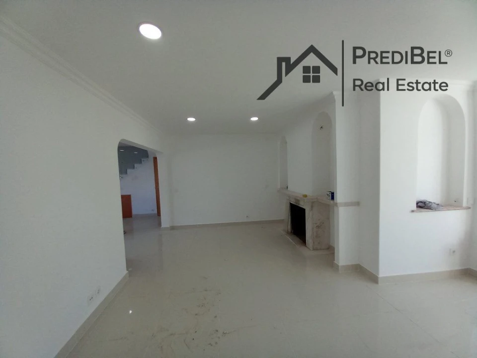 Moradia T3 para Venda em Carcavelos e Parede Foto 11