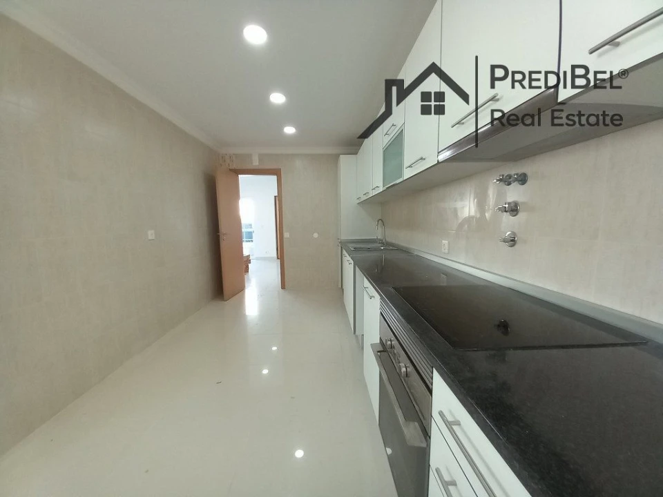 Moradia T3 para Venda em Carcavelos e Parede Foto 5