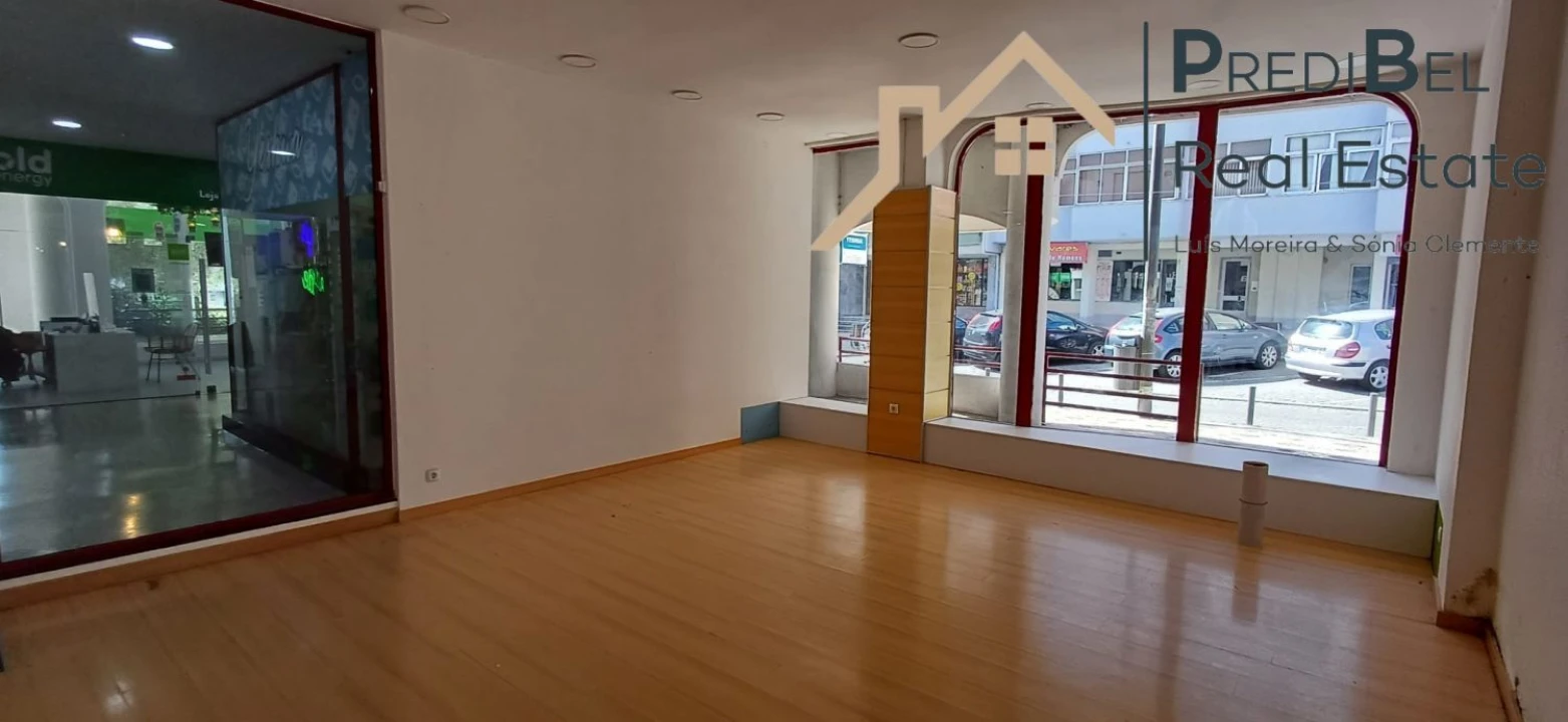 Loja para Arrendamento em Algueirão-Mem Martins Foto 2