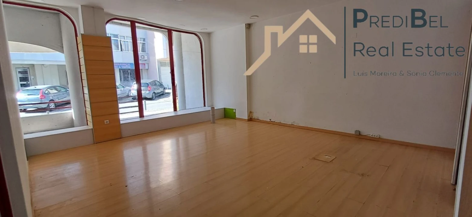 Loja para Arrendamento em Algueirão-Mem Martins Foto 1