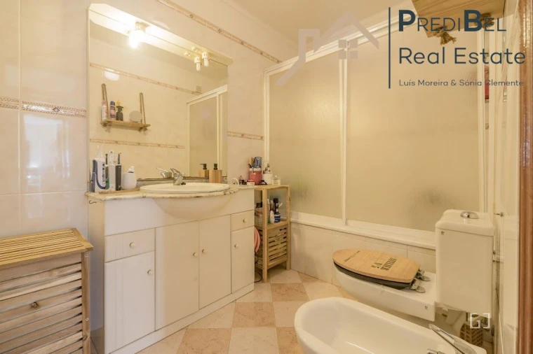 Apartamento T3 para Venda em Algueirão-Mem Martins Foto 14