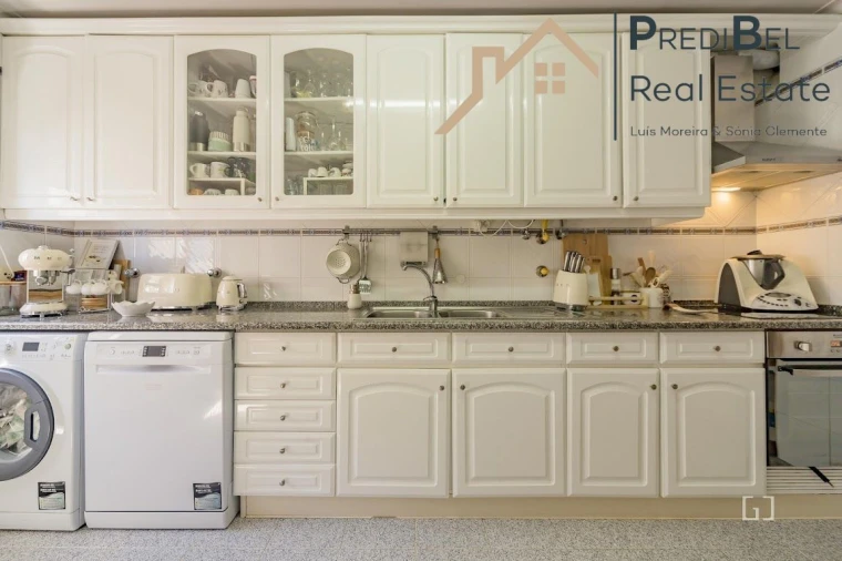 Apartamento T3 para Venda em Algueirão-Mem Martins Foto 7