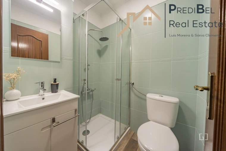 Apartamento T3 para Venda em Algueirão-Mem Martins Foto 19