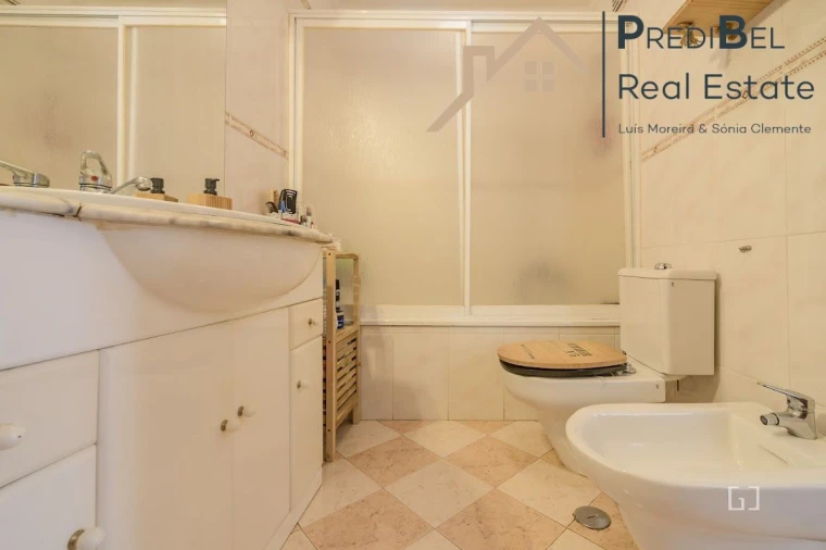 Apartamento T3 para Venda em Algueirão-Mem Martins Foto 15