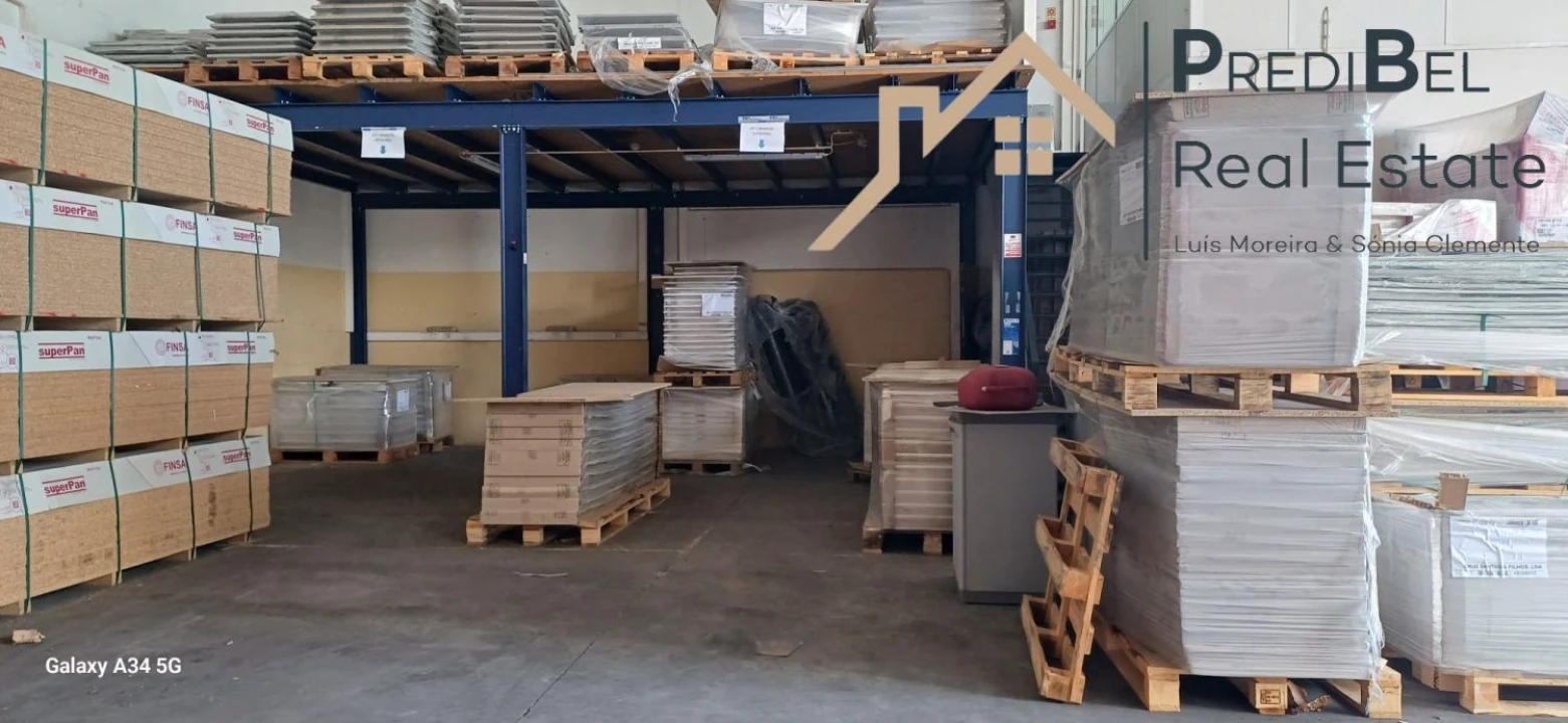 Loja para Venda em Rio de Mouro Foto 8