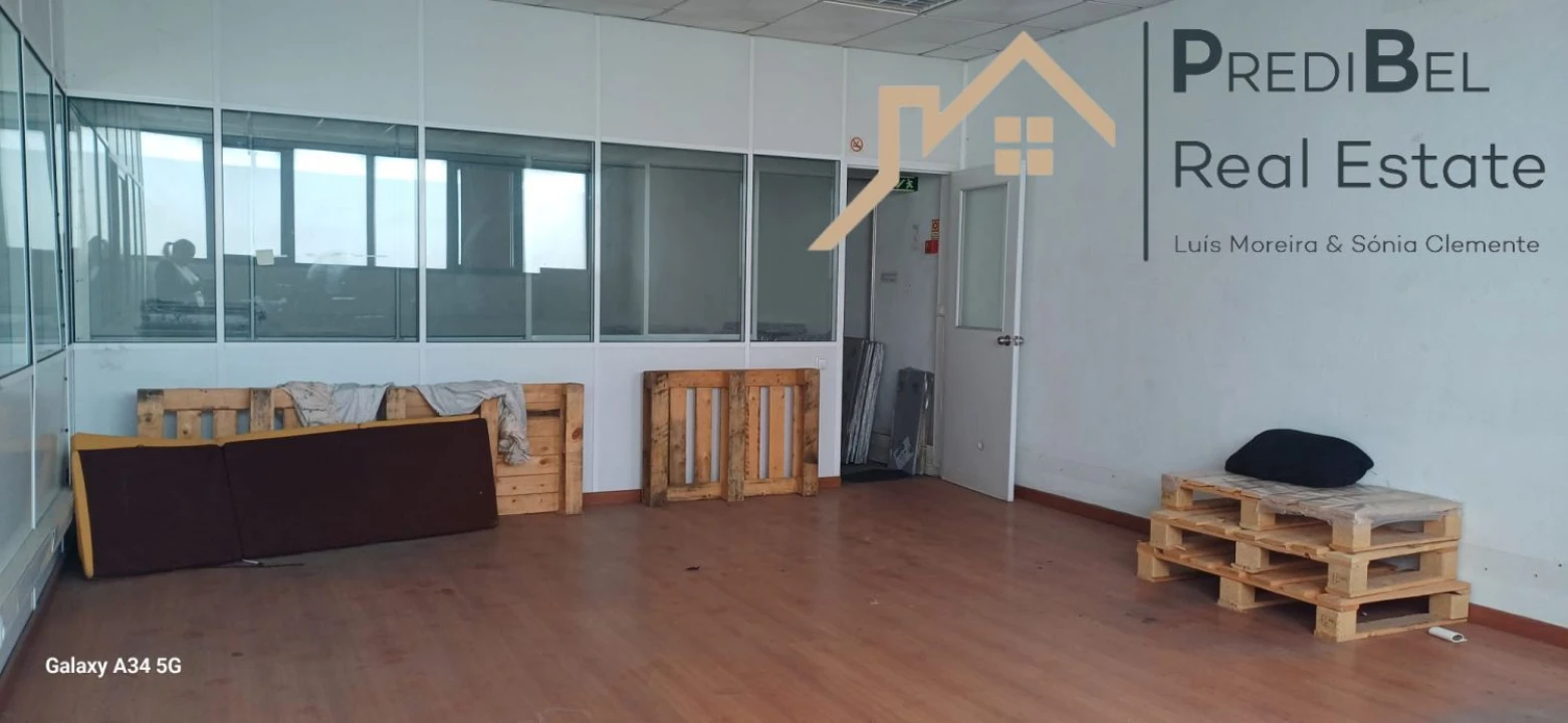 Loja para Venda em Rio de Mouro Foto 12