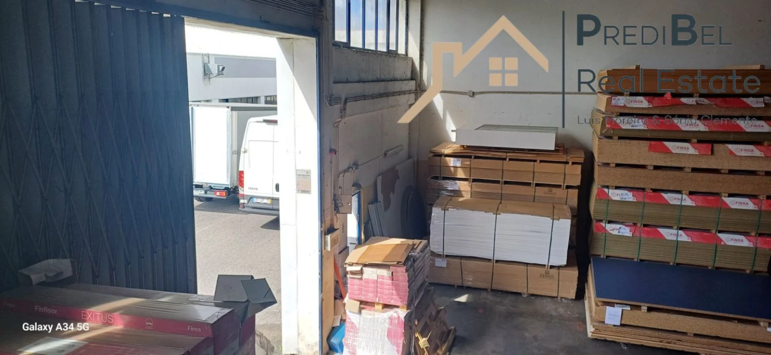 Loja para Venda em Rio de Mouro Foto 13