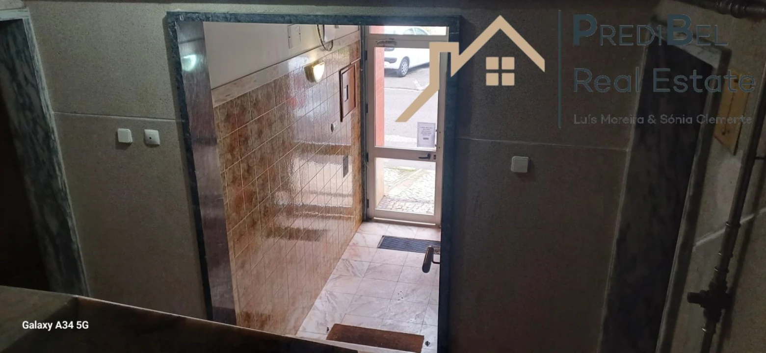 Apartamento T2 para Venda em Algueirão-Mem Martins Foto 24