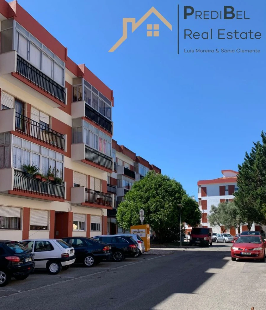 Apartamento T2 para Venda em Algueirão-Mem Martins Foto 2