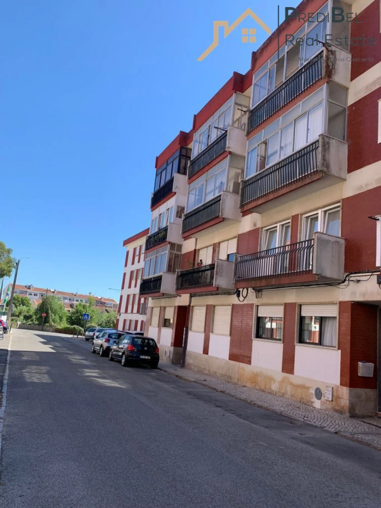 Apartamento T2 para Venda em Algueirão-Mem Martins Foto 1