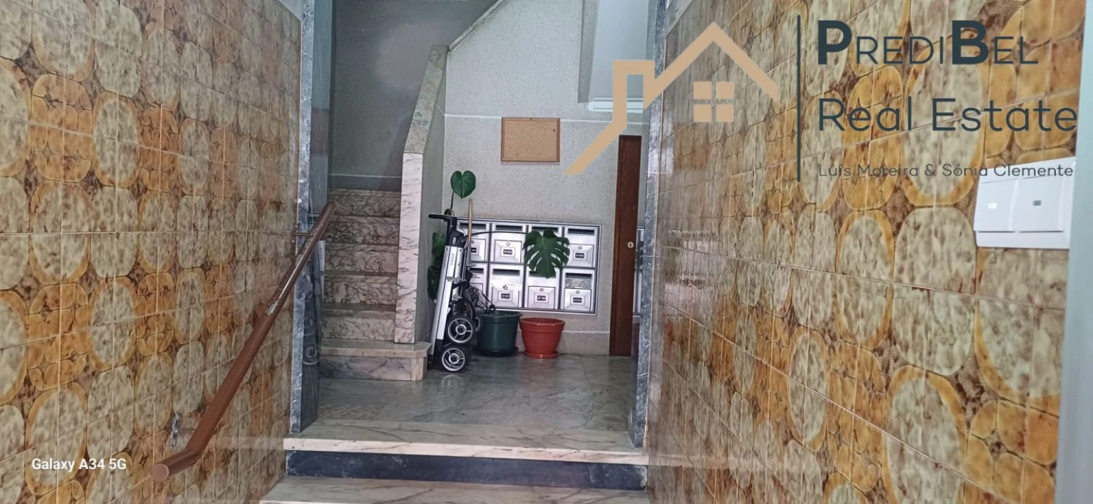 Apartamento T2 para Venda em Algueirão-Mem Martins Foto 23