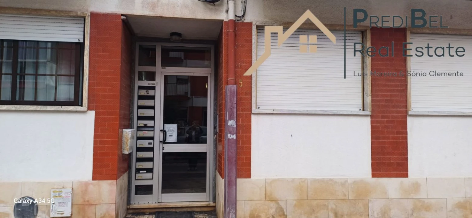 Apartamento T2 para Venda em Algueirão-Mem Martins Foto 4