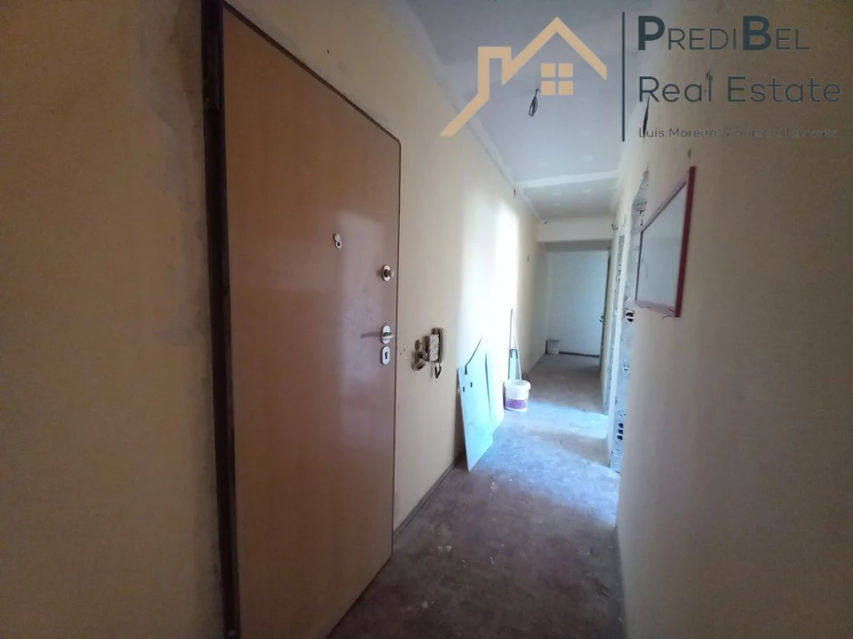 Apartamento T2 para Venda em Amora Foto 2