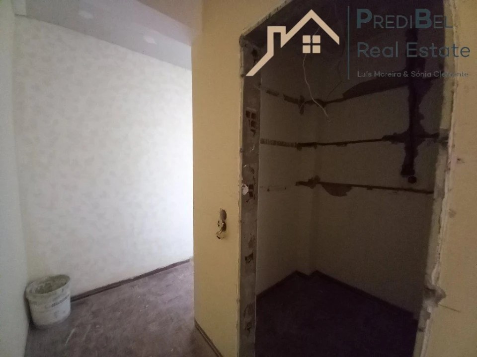 Apartamento T2 para Venda em Amora Foto 8