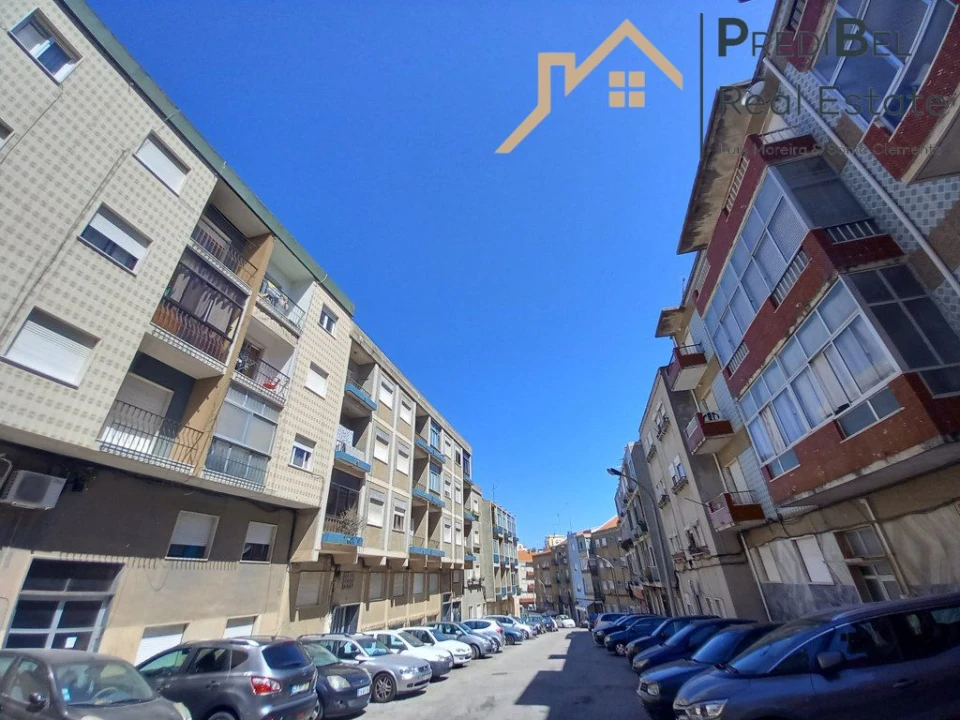 Apartamento T2 para Venda em Amora Foto 28