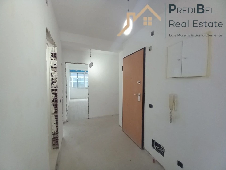 Apartamento T4 para Venda em Laranjeiro e Feijó Foto 6