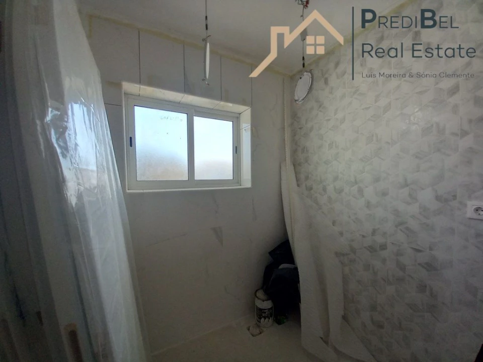 Apartamento T4 para Venda em Laranjeiro e Feijó Foto 25