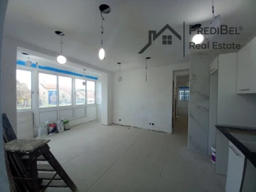 Apartamento T4 para Venda em Laranjeiro e Feijó