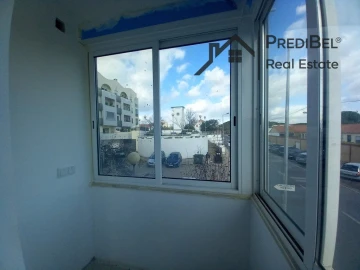 Apartamento T4 para Venda em Laranjeiro e Feijó