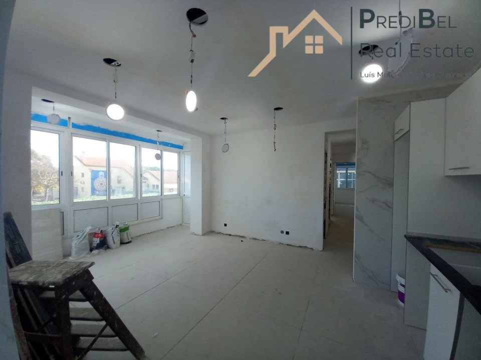 Apartamento T4 para Venda em Laranjeiro e Feijó Foto 17