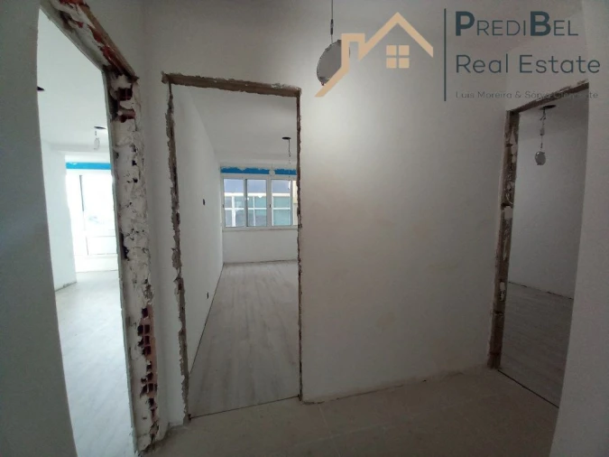 Apartamento T4 para Venda em Laranjeiro e Feijó Foto 29