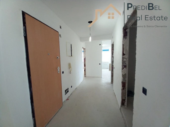 Apartamento T4 para Venda em Laranjeiro e Feijó Foto 12