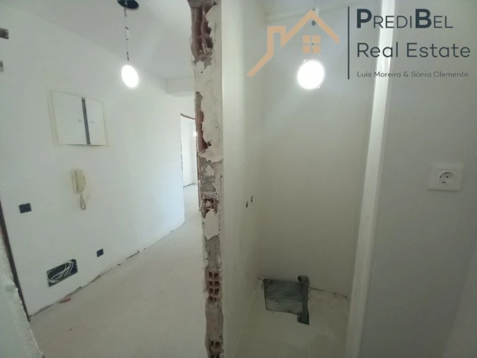 Apartamento T4 para Venda em Laranjeiro e Feijó Foto 27