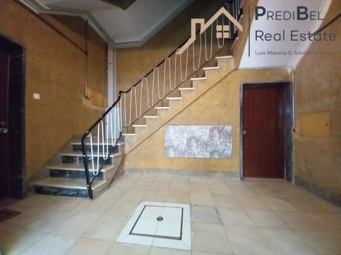 Apartamento T4 para Venda em Laranjeiro e Feijó Foto 10