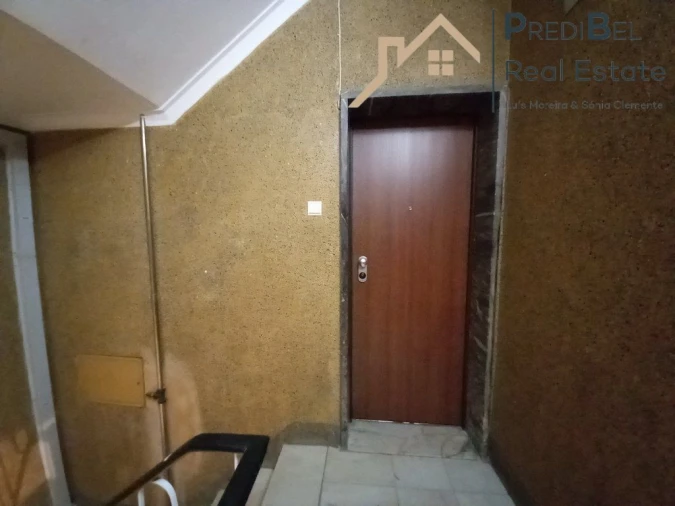 Apartamento T4 para Venda em Laranjeiro e Feijó Foto 11