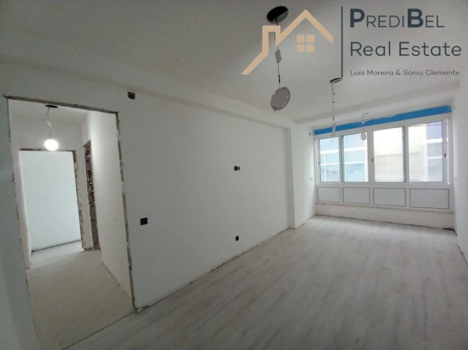 Apartamento T4 para Venda em Laranjeiro e Feijó Foto 40