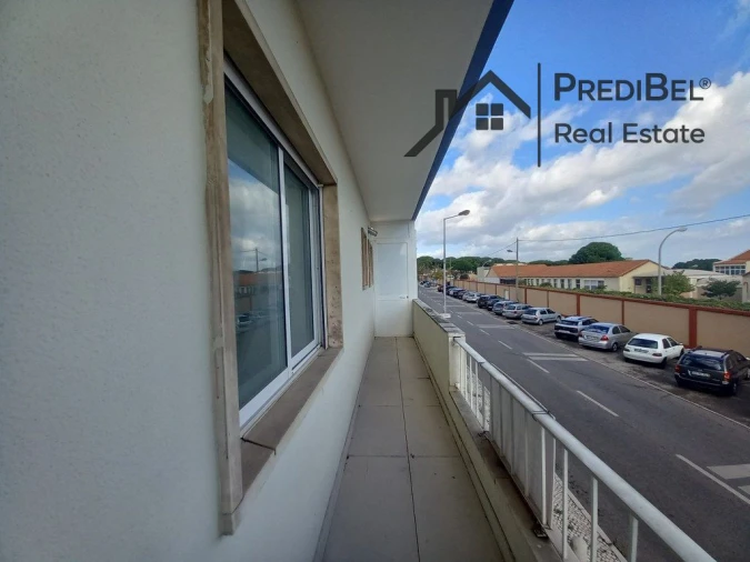 Apartamento T4 para Venda em Laranjeiro e Feijó Foto 32