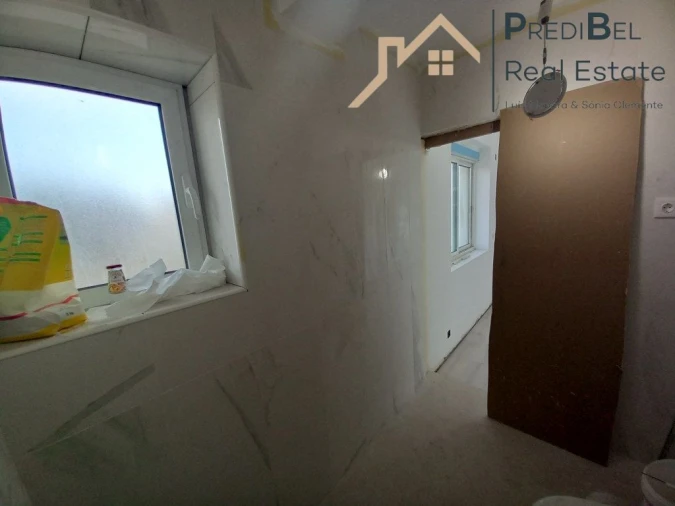 Apartamento T4 para Venda em Laranjeiro e Feijó Foto 36