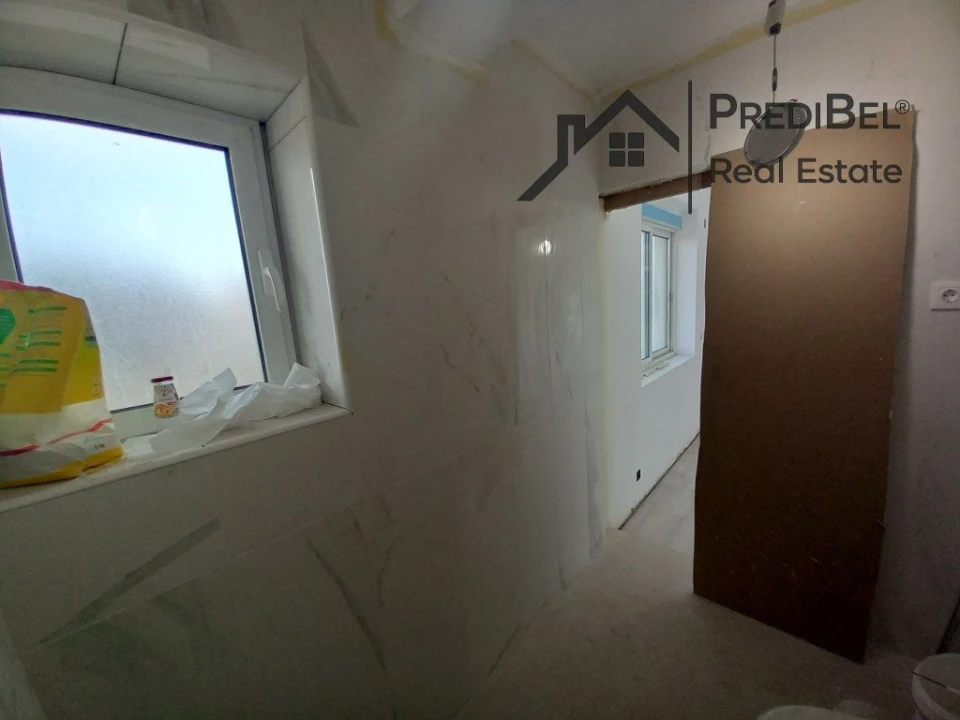 Apartamento T4 para Venda em Laranjeiro e Feijó Foto 36