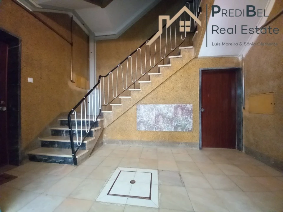 Apartamento T4 para Venda em Laranjeiro e Feijó Foto 10