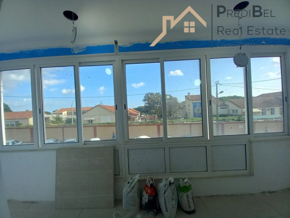 Apartamento T4 para Venda em Laranjeiro e Feijó Foto 18