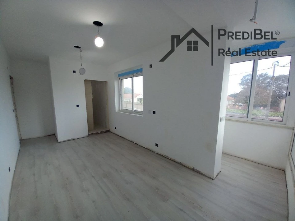 Apartamento T4 para Venda em Laranjeiro e Feijó Foto 34