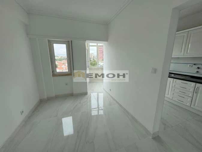 Apartamento T3 para Venda em Carcavelos e Parede Foto 8