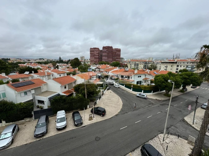 Apartamento T3 para Venda em Carcavelos e Parede Foto 28