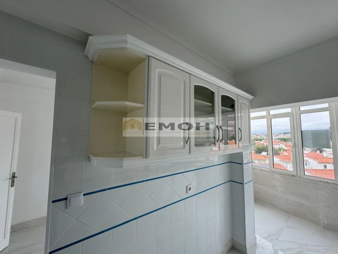 Apartamento T3 para Venda em Carcavelos e Parede Foto 9