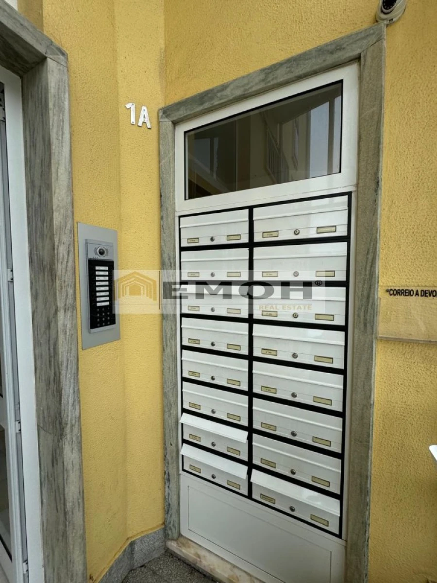 Apartamento T3 para Venda em Carcavelos e Parede Foto 23