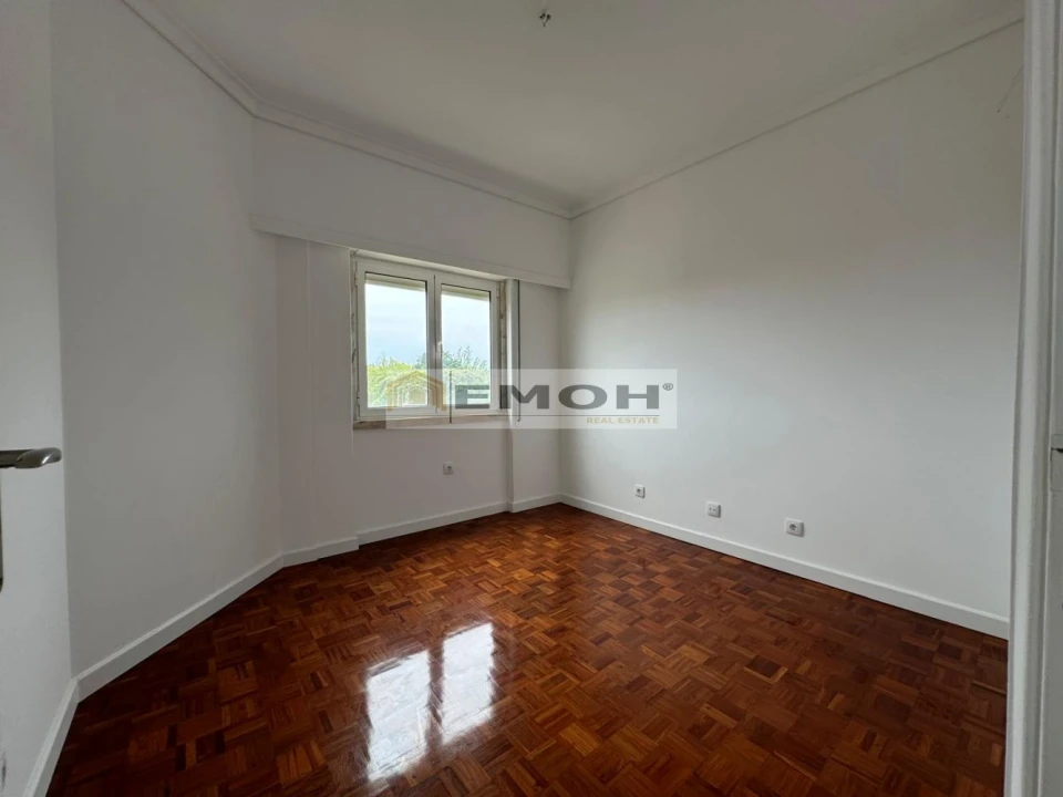 Apartamento T3 para Venda em Carcavelos e Parede Foto 19