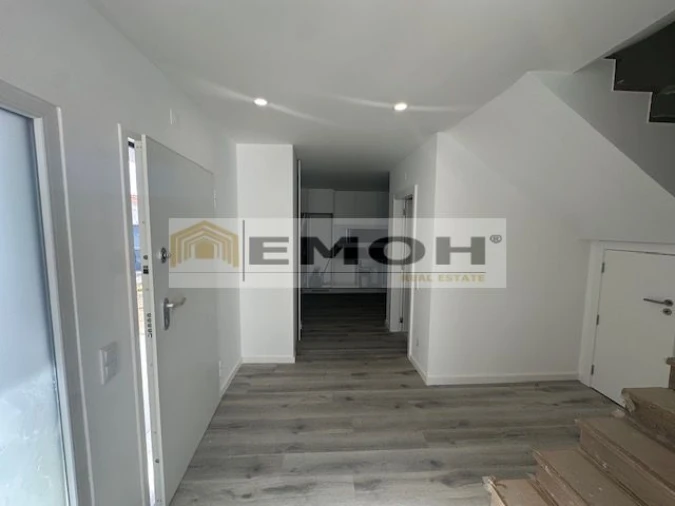 Moradia T3 para Venda em São Domingos de Rana Foto 50